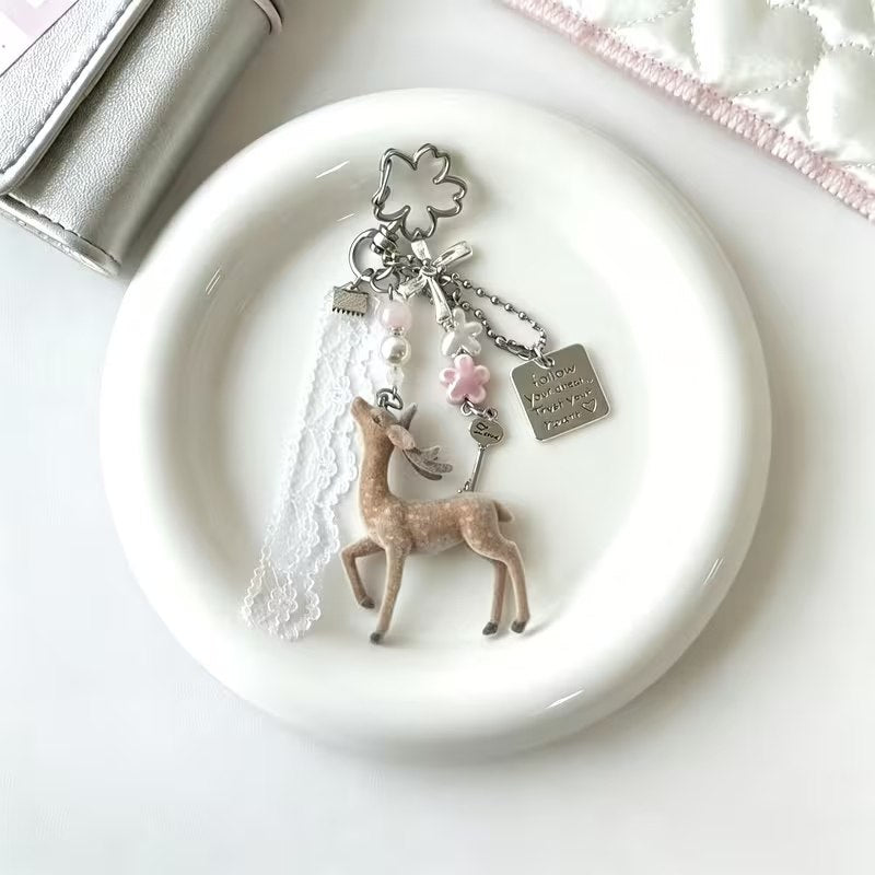 تعليقة "حكاية غزال" 🦌✨