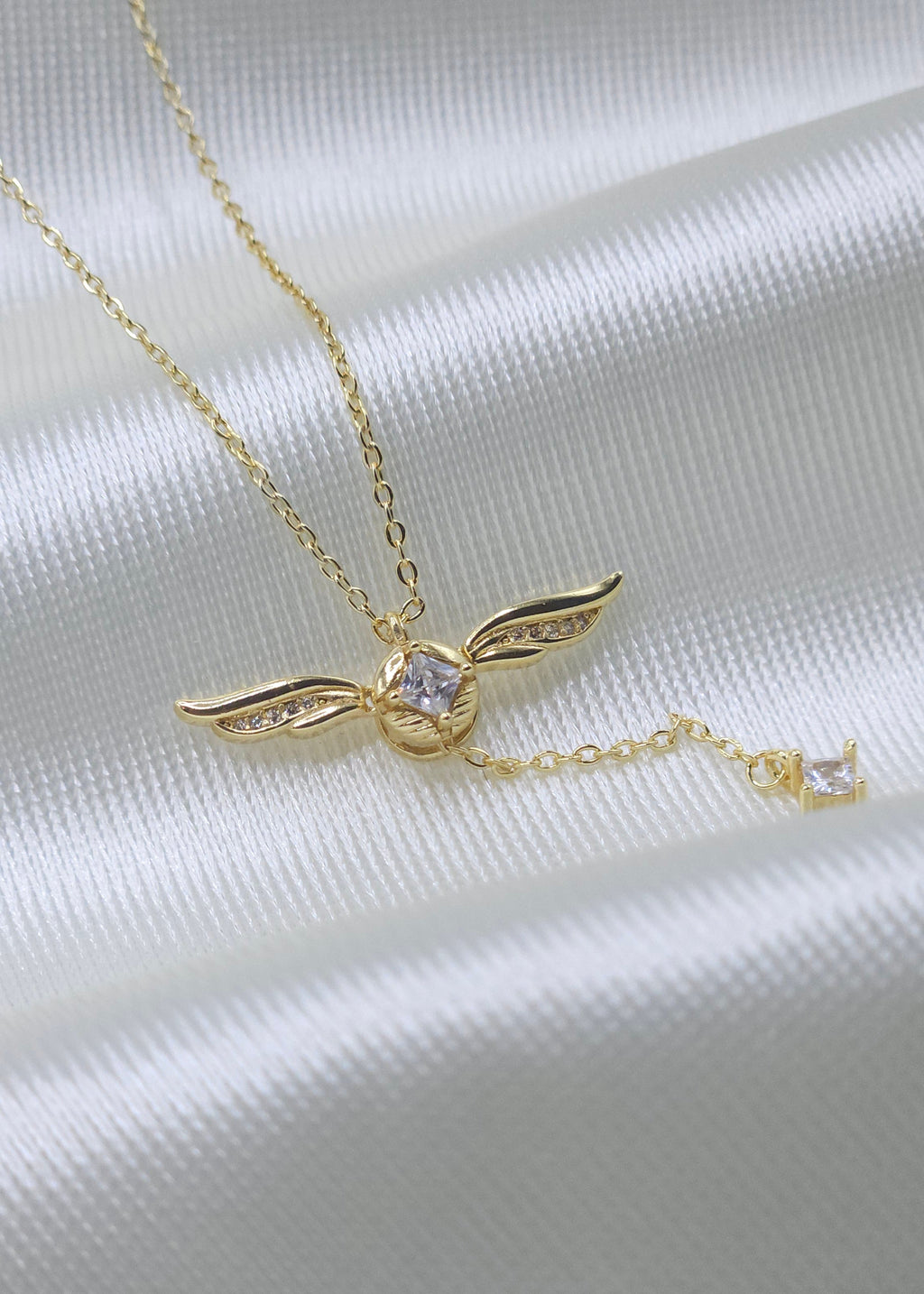The Golden Snitch Necklace – Seeker’s Edition ✨