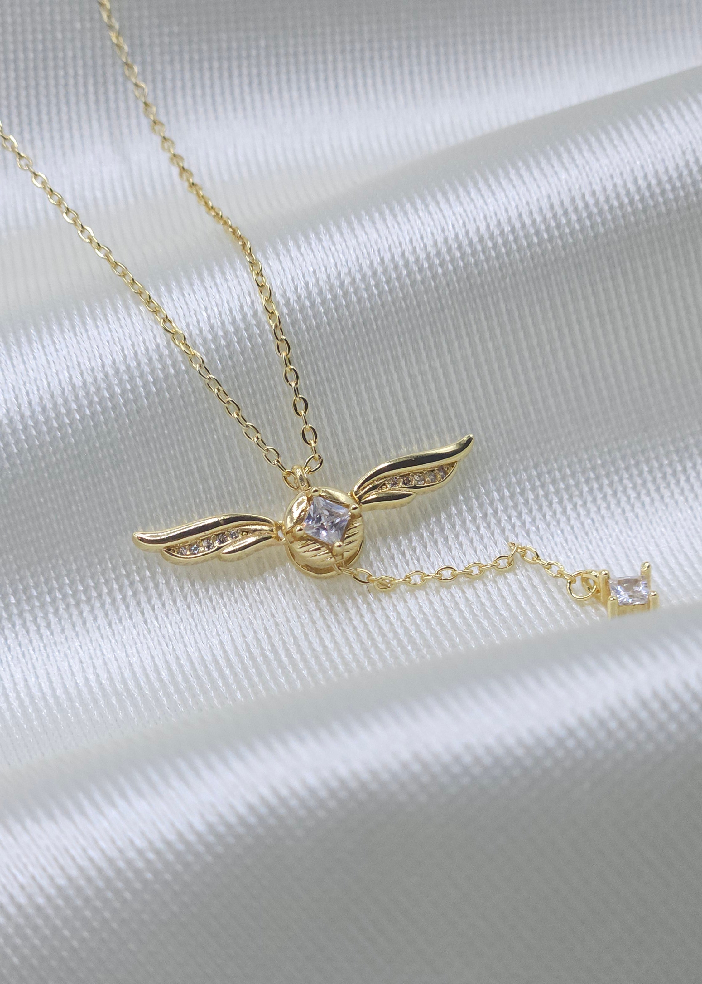 The Golden Snitch Necklace – Seeker’s Edition ✨